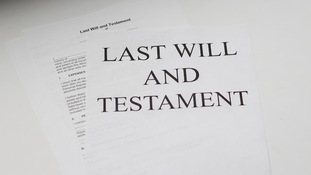 paper with last will and testament printed
